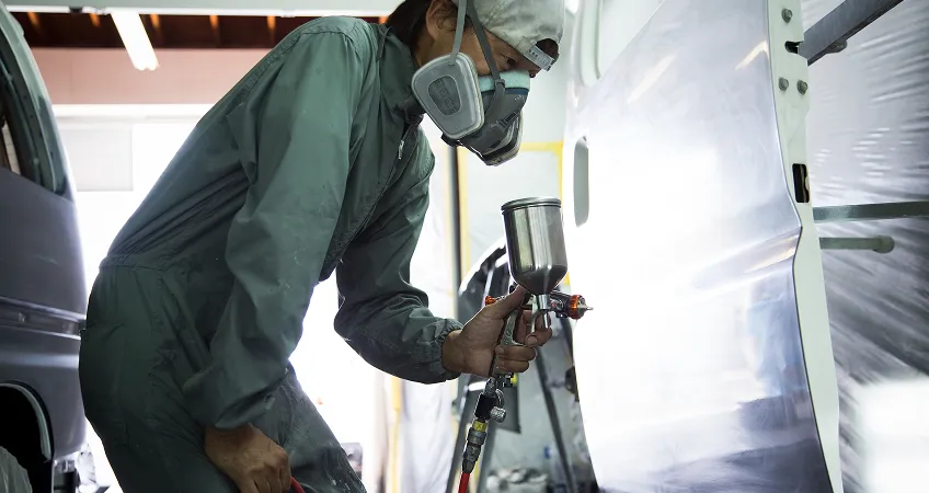 板金専門のフロントスタッフのイメージ